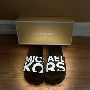 Michael Kors Gilmore Slide size10